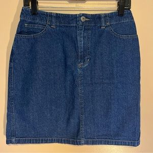 Women's Liz Claiborne Solid Blue 5 Pocket Denim Skirt Size Petite 8. 100%Cotton.